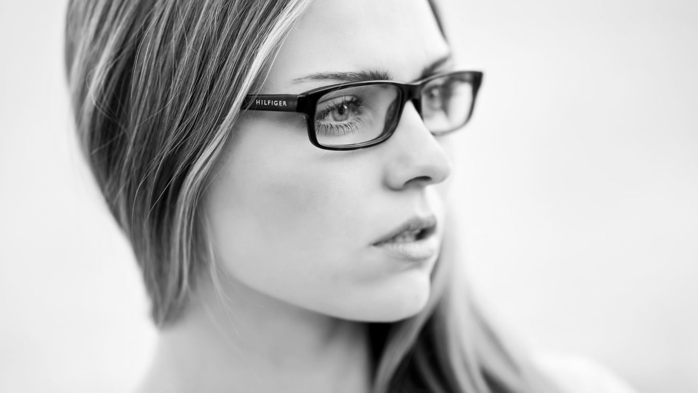 Choisir ses lunettes de vue femme en fonction de son visage